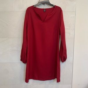 Beautiful flattering red dress, great layering dress,